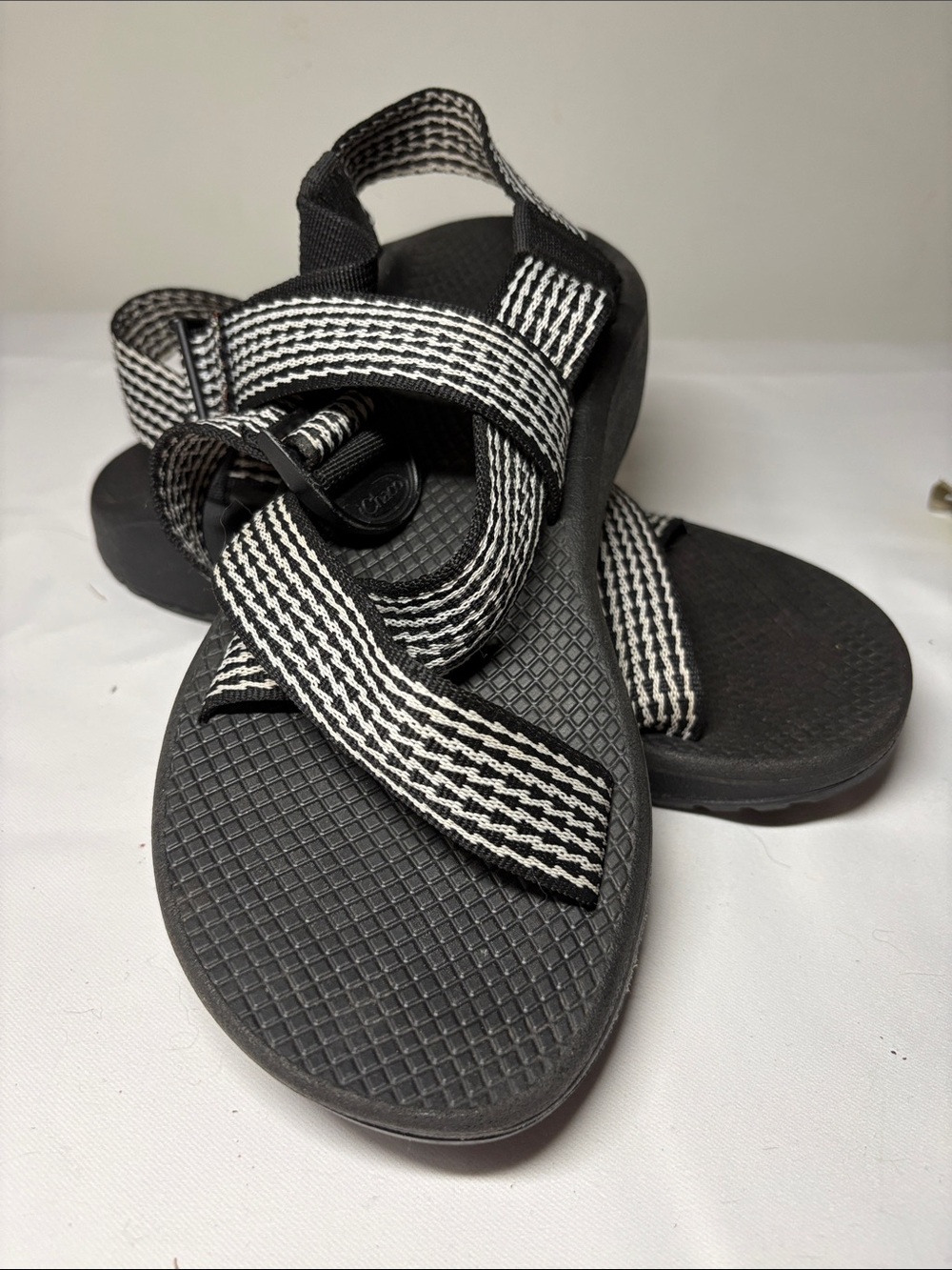 Chaco Black and White Textile Sport Sandal Size 9